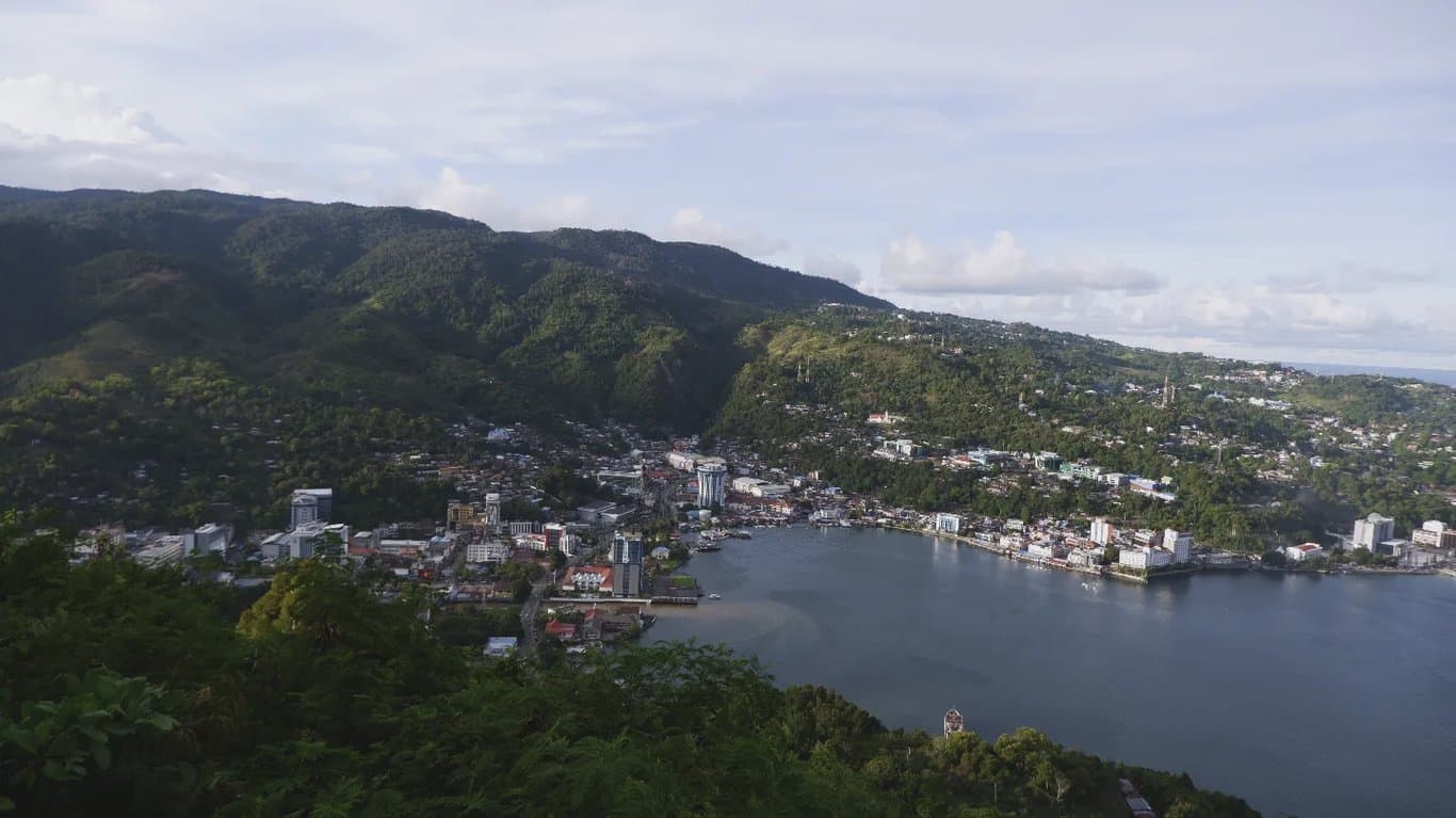 MENINGGALKAN MERAUKE DAN BERGESER KE JAYAPURA